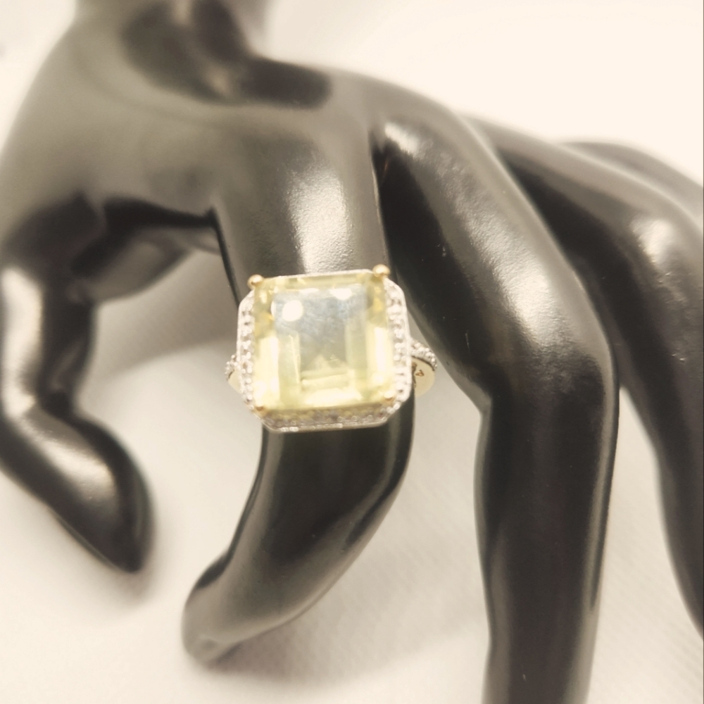 Ladies Ring